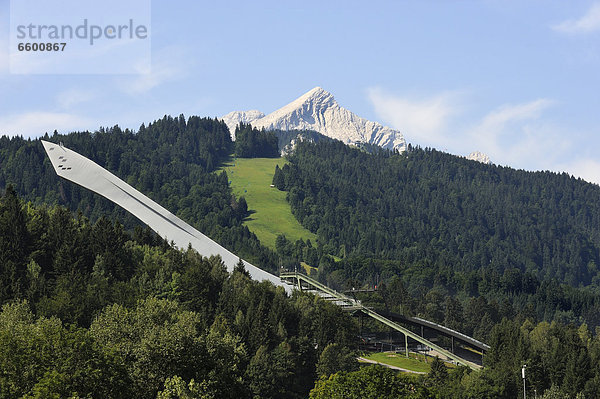 Ski-Sprungschanze  Olympiastadion  Garmisch-Partenkirchen  Werdenfelser Land  Oberbayern  Bayern  Deutschland  Europa