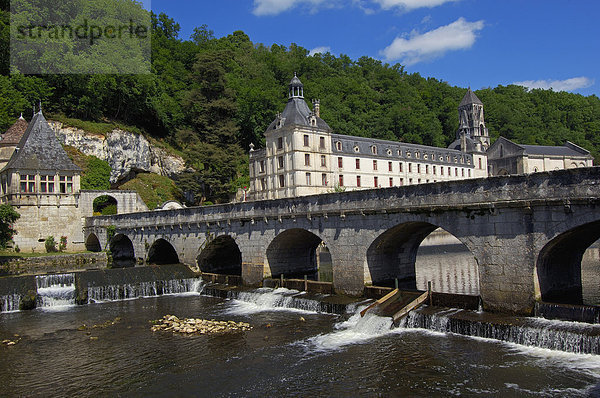 Abtei Saint Pierre de BrantÙme  Benediktinerabtei  Stadt Brantome an der Dromme  Dordogne  Perigord  Frankreich  Europa