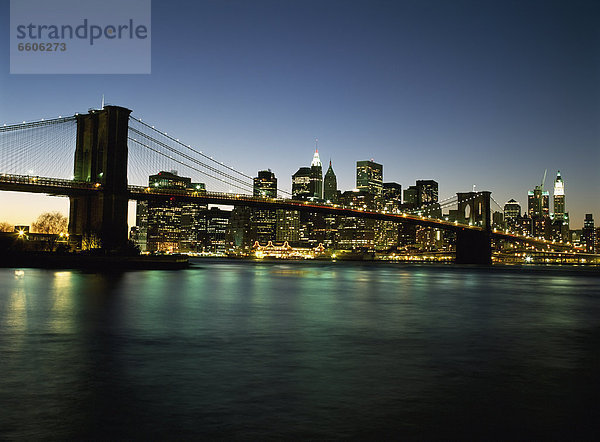 sehen  Finanzen  Brücke  Brooklyn  Ortsteil  Abenddämmerung  East River