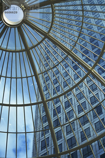 Glas Atrium und Bürogebäude in Canary Wharf