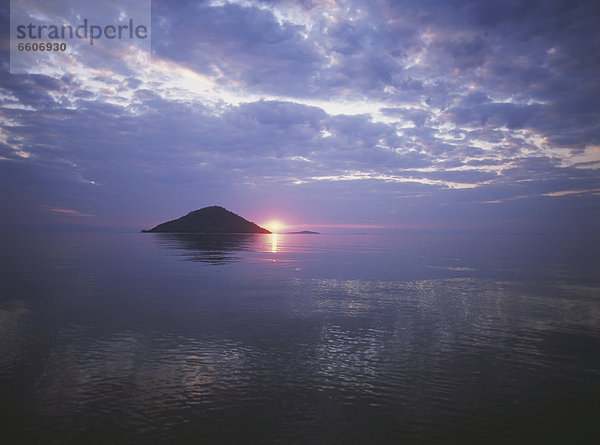 klein  Insel  hinaussehen  Abenddämmerung