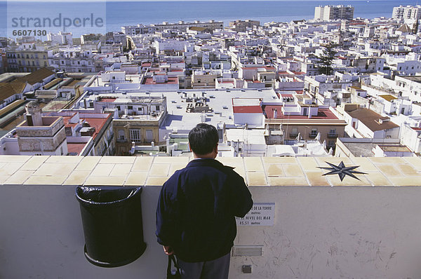 Mann  sehen  über  Küste  Großstadt  Cadiz