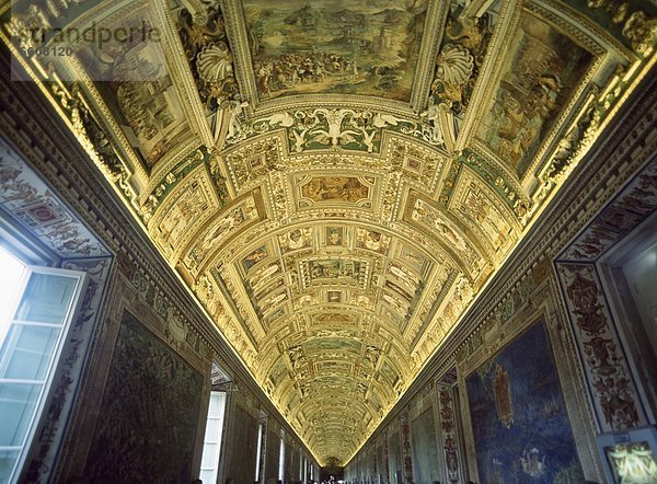 hoch  oben  sehen  Landkarte  Karte  Museum  Galerie  Decke  Vatikan