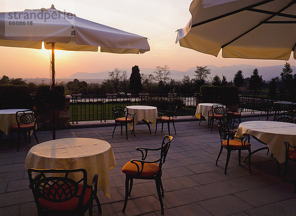 leer Sonnenuntergang Restaurant Terrasse