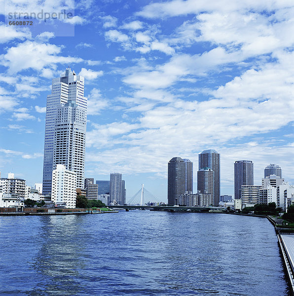 Hochhaus  Fluss  vorwärts  Sumida