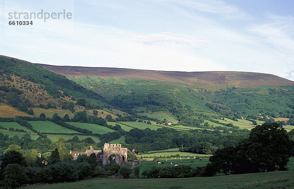 Llanthony Priory