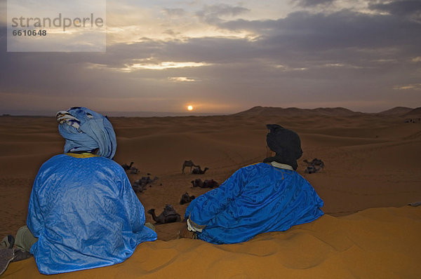 Mann  sehen  Sonnenaufgang  Berber