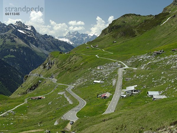 Biegung Biegungen Kurve Kurven gewölbt Bogen gebogen Berg Fernverkehrsstraße