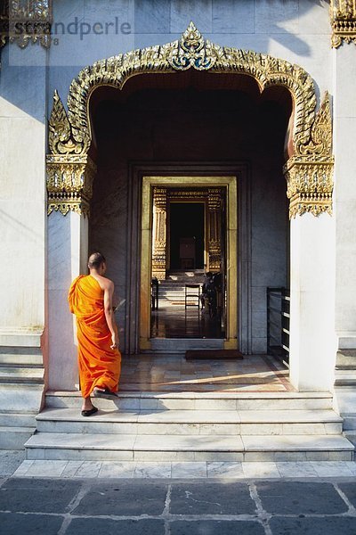 gehen  Eingang  fünfstöckig  Buddhismus  Mönch