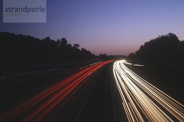 Autobahn  Abenddämmerung