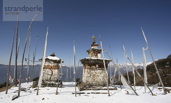 über  Tal  Fahne  Bhutan  Kloster  Paro  Gebet  Schnee