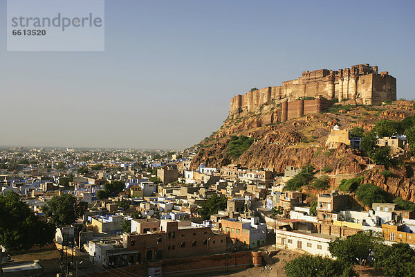 Stadtansicht  Stadtansichten  Hügel  Festung  Reithose  Indien  Rajasthan