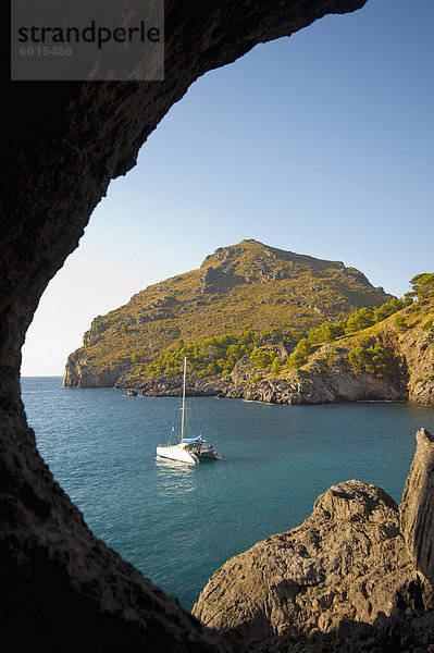 Felsbrocken  Meer  Loch  Ansicht  Mallorca  Balearen  Balearische Inseln