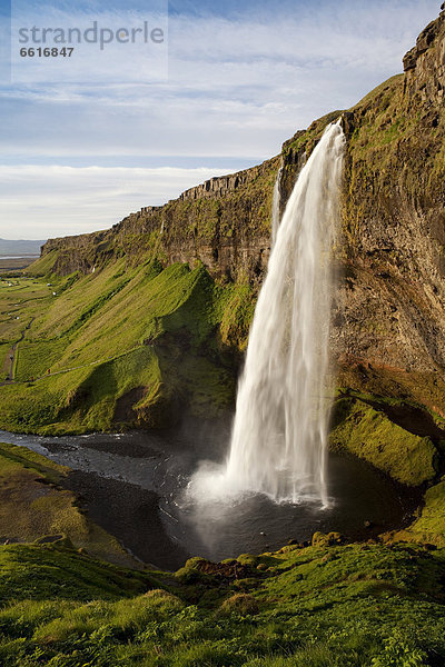 Wasserfall Seljalandsfoss  Porsmörk  Südisland  Island  Europa