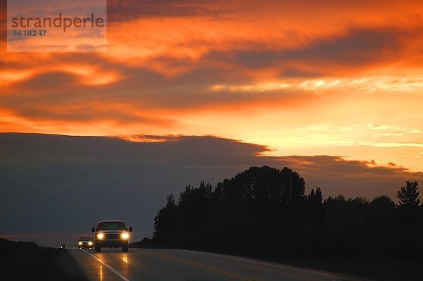 Sonnenuntergang  Bundesstraße