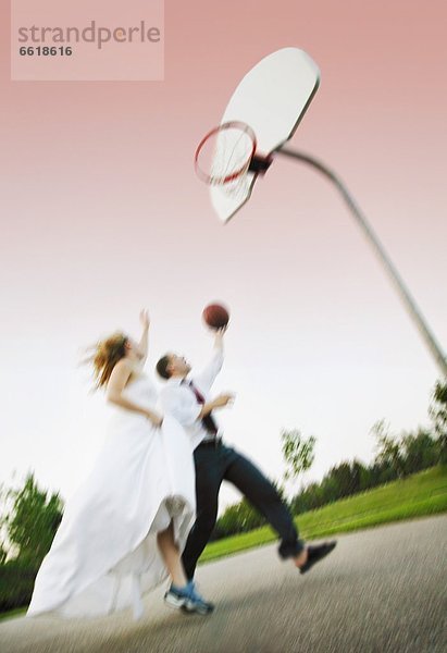 Braut  Bräutigam  Spiel  Basketball