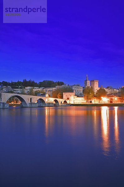 Frankreich  Fluss  Provence - Alpes-Cote d Azur  Avignon  Rhone