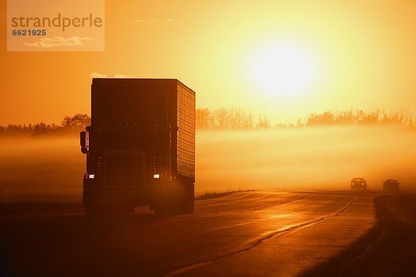 Sonnenaufgang  Bundesstraße