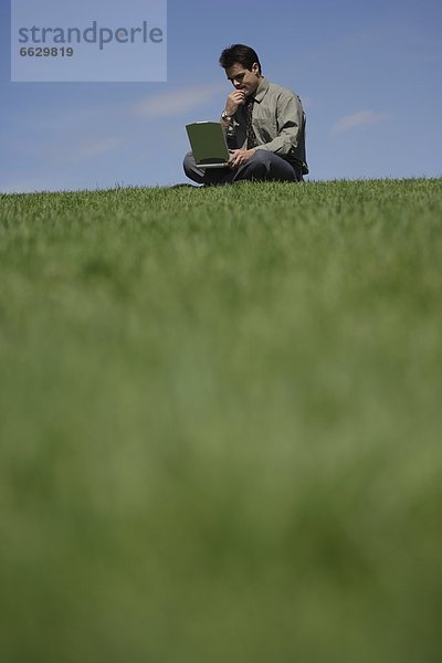 Außenaufnahme  Notebook  arbeiten  freie Natur