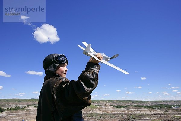 Flugzeug  Junge - Person  spielen