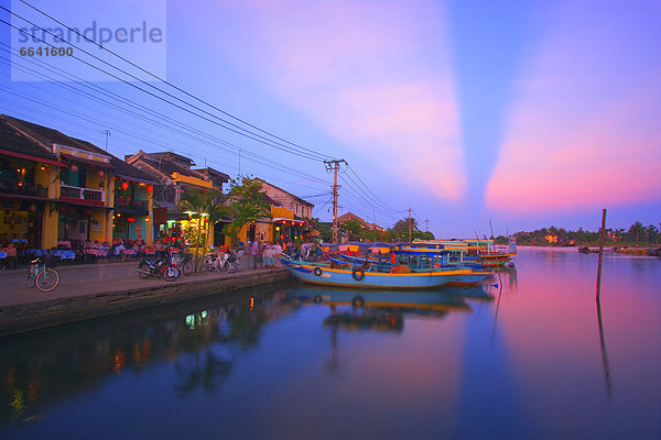 Tourist  Boot  Fluss  Lagerfeuer  Hoi An  Vietnam