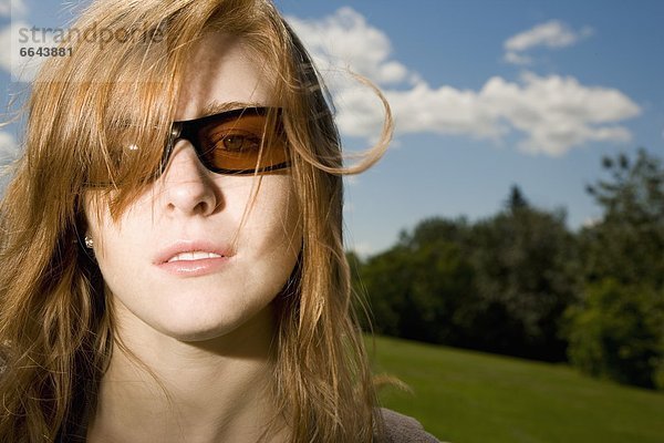 Frau  jung  Sonnenbrille