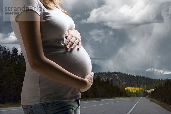 Frau  Lifestyle  Fernverkehrsstraße  Schwangerschaft