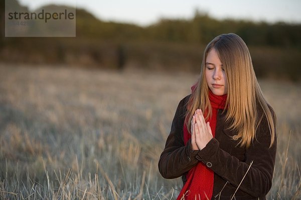 Jugendlicher  Gebet  Mädchen