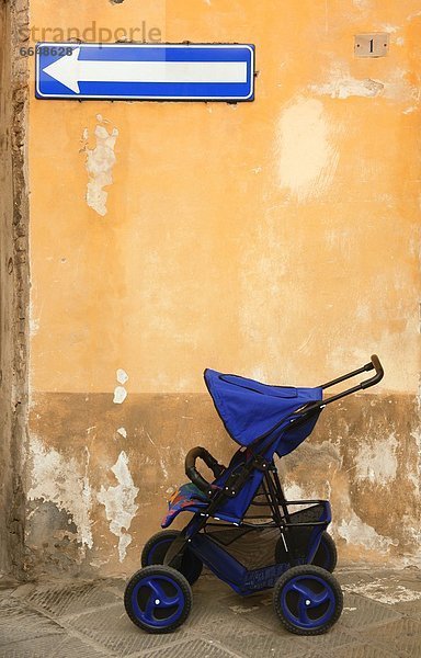 Straße  Kinderwagen  Baby  Italien