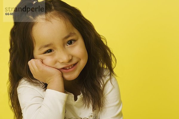 Portrait  gelb  klein  Hintergrund  Mädchen