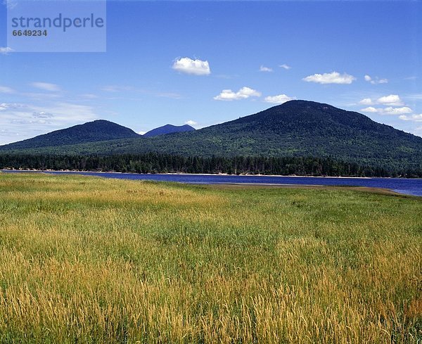 Berg  Fluss  Feld  Wiese