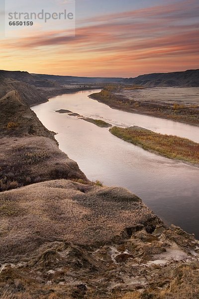 Sonnenaufgang  Fluss  rot  Alberta  Kanada  Hirsch
