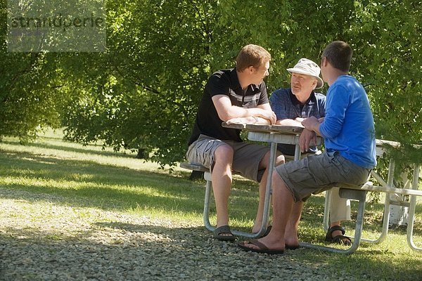 Männer sprechen