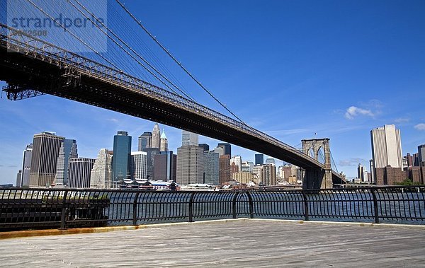 Vereinigte Staaten von Amerika  USA  Skyline  Skylines  New York City  Brücke  Brooklyn  Manhattan