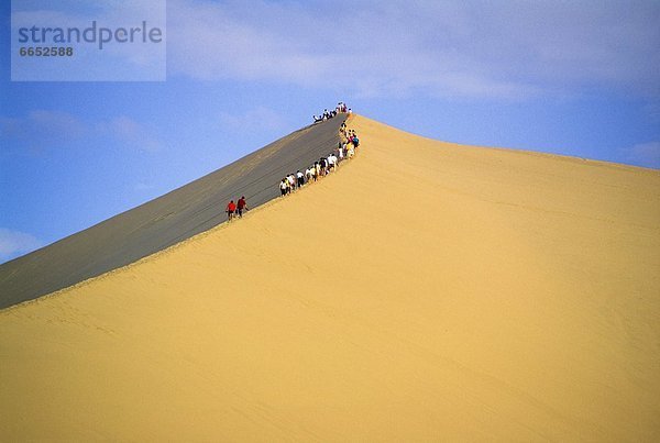 Mensch  Menschen  Sand  Düne  klettern