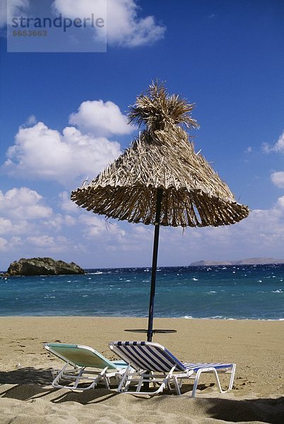 Stuhl  Strand  Regenschirm  Schirm  Sonnenschirm  Schirm  Kreta  Griechenland