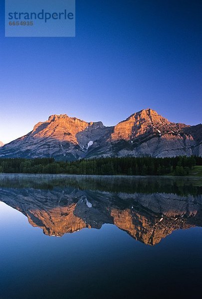 Spiegelung  Berg  Keil  Alberta  Kanada  Kananaskis Country  Teich