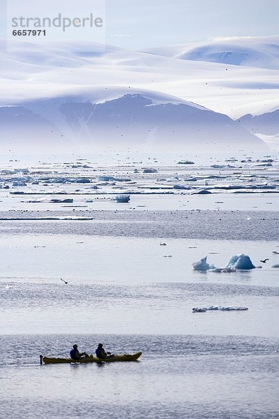 Küste Eis Kajak Berg Kanada Nunavut