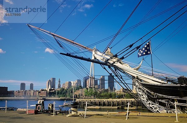 Vereinigte Staaten von Amerika  USA  Skyline  Skylines  Geschichte  Schiff  Recht  Boston  Massachusetts