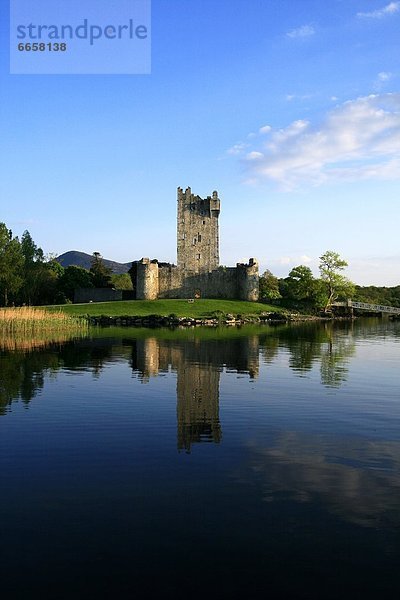 Lough Leane  Kerry County  Killarney Nationalpark  Irland  Ross Castle