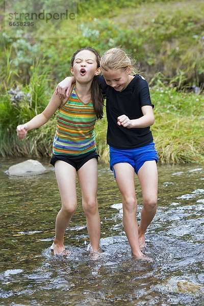 Wasser  Mädchen  spielen