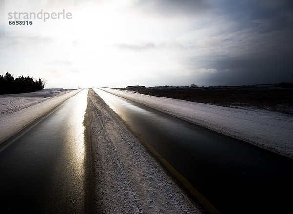 Winter  Landschaft  Fernverkehrsstraße