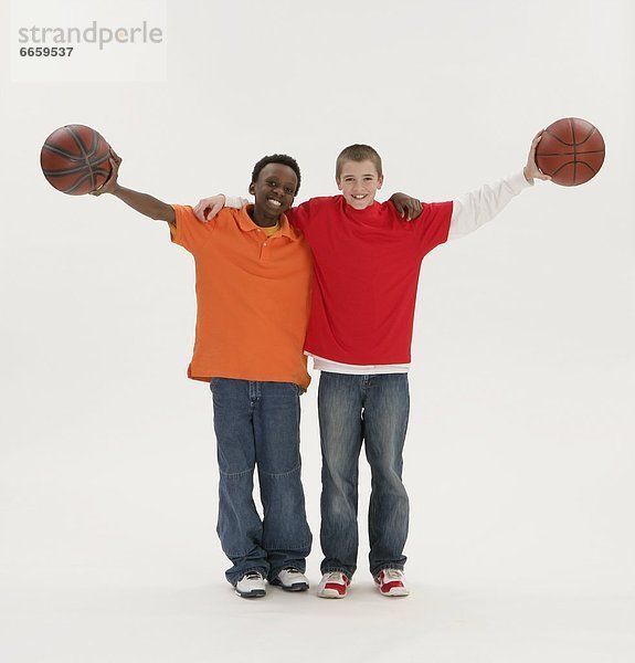 Junge - Person  halten  Basketball  2