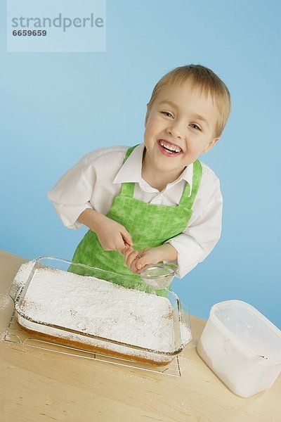 Junge - Person  Kuchen  Eiscreme  Eis