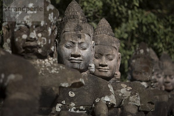 Großstadt  Statue  Eingang  antik  Angkor Wat  Kambodscha