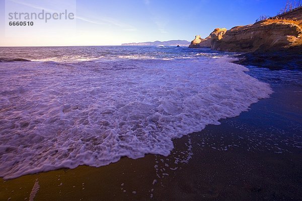 Vereinigte Staaten von Amerika  USA  Cape Kiwanda State Natural Area  Oregon  Sandstrand