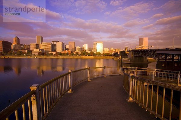 Vereinigte Staaten von Amerika  USA  Sonnenaufgang  Portland  Oregon