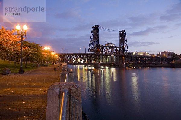 Stahlbrücke  Vereinigte Staaten von Amerika  USA  Portland  Oregon