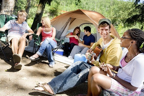 Mensch  Menschen  Menschengruppe  Menschengruppen  Gruppe  Gruppen  Campingplatz  jung