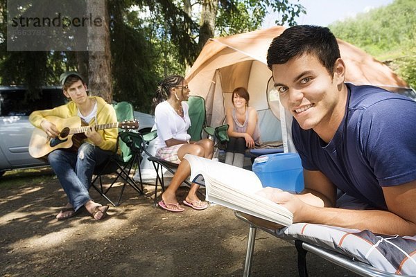 Mensch  Menschen  Campingplatz  jung